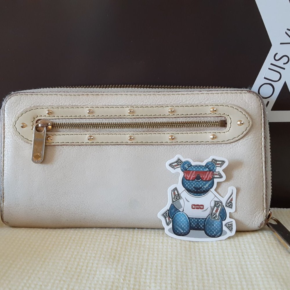 Pochette Zippy Purse Organizer Wallet Free Sticker